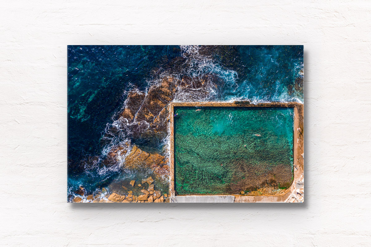 Aerial oceanscape of Sydney&#039;s oldest and most beautiful tidal pool, Wylies Baths, Coogee