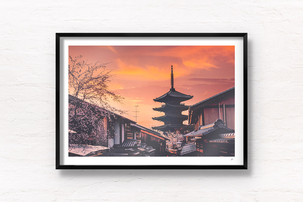 Beautiful sunset over the historic Yasaka Pagoda, Yasaka Street in Kyoto