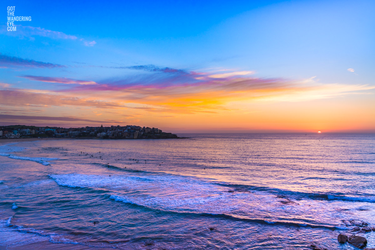 Spectacular sun starting to rise over Bondi Beach