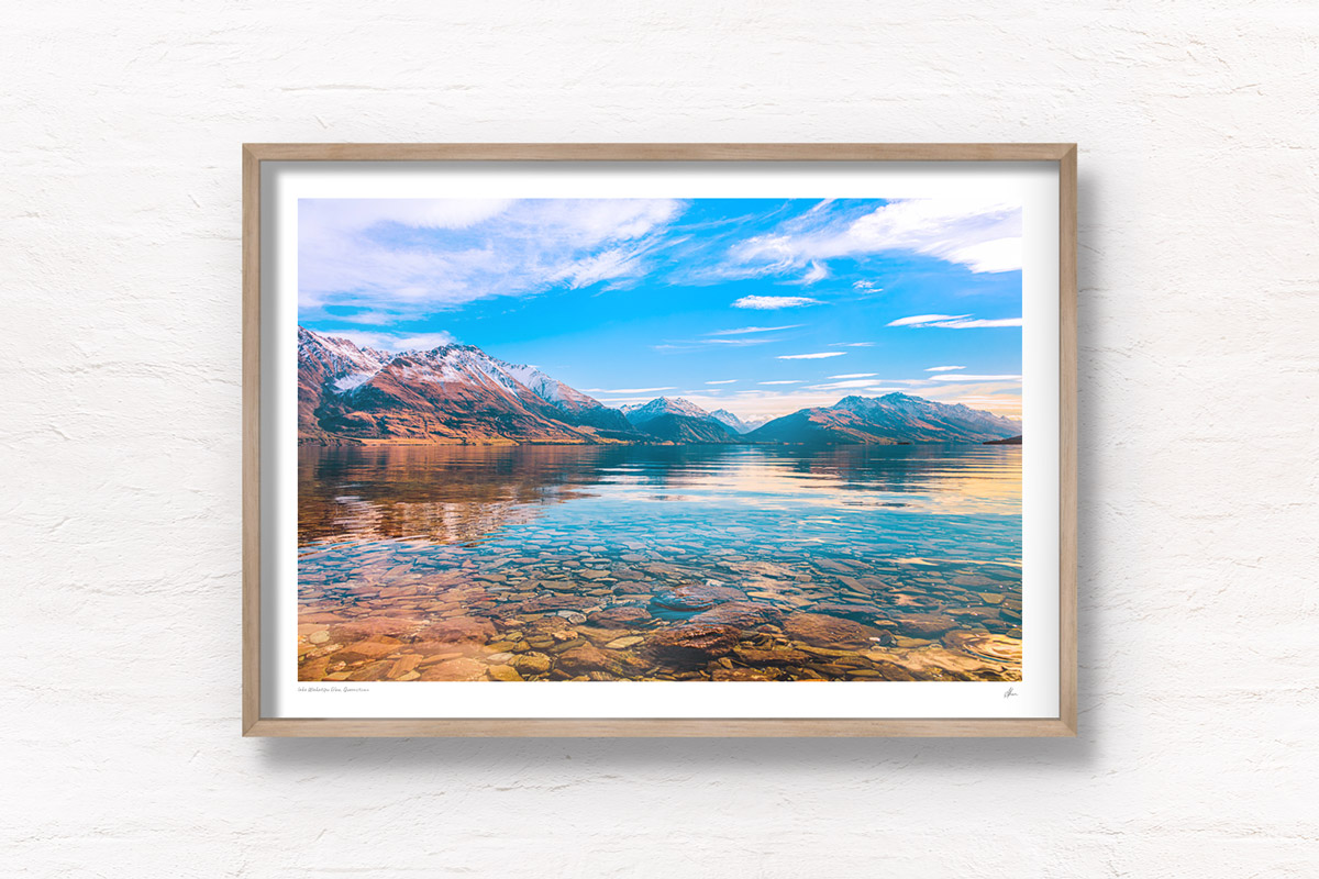 Stunning landscape of Lake Wakitipu with snowcapped mountains in background, Queenstown, New Zealand