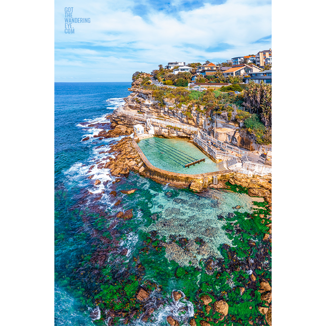 Swimming in bronte rockpool, bronte baths on a sunny day at at low tide