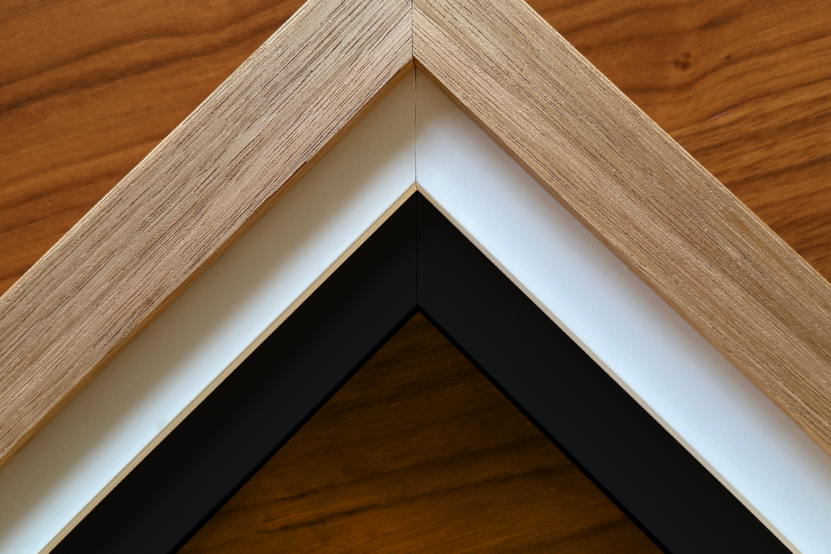 Frame colour options. Raw oak, white and black frames by Allan Chan for Gotthewanderingeye.
